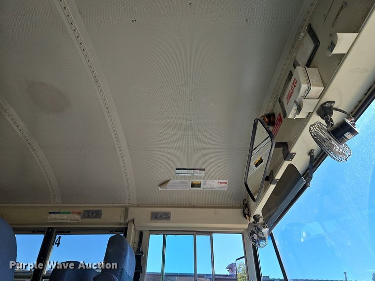 image for item DN7052 2010 IC PB10500  school bus