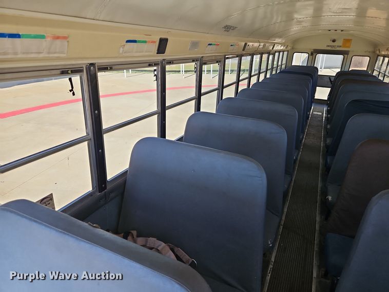 image for item DN7052 2010 IC PB10500  school bus