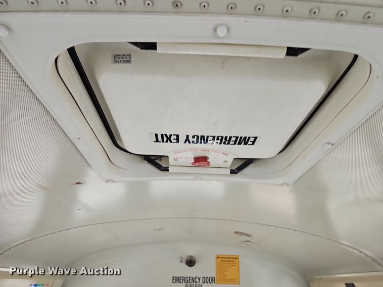 image for item DN7052 2010 IC PB10500  school bus