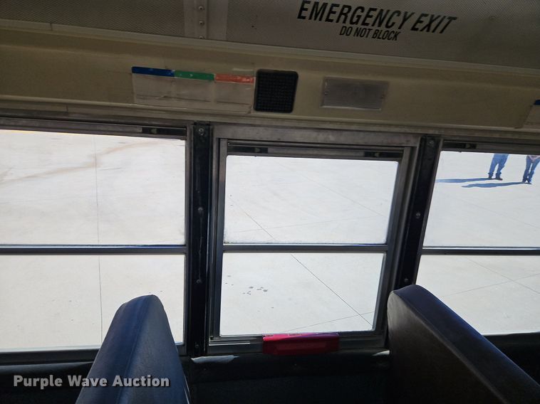 image for item DN7052 2010 IC PB10500  school bus