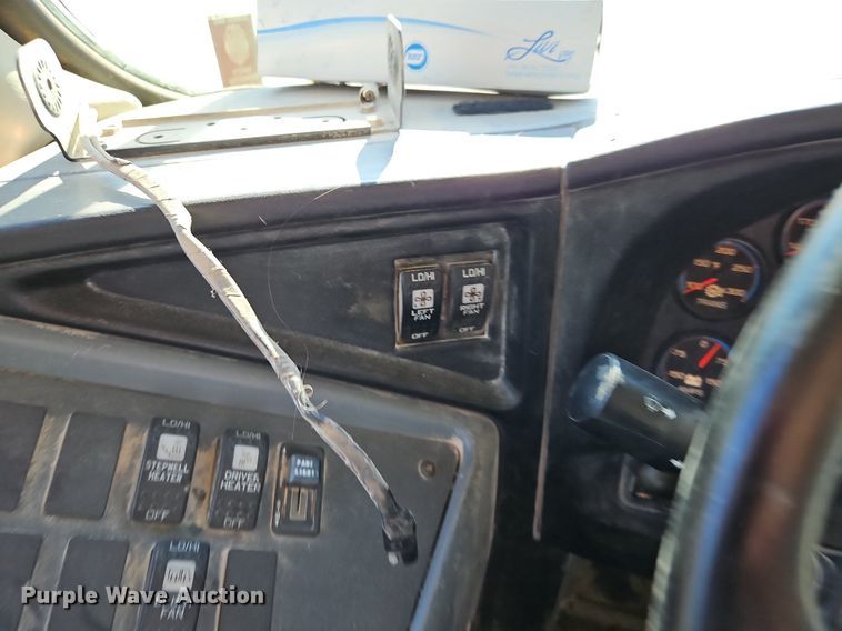 image for item DN7052 2010 IC PB10500  school bus