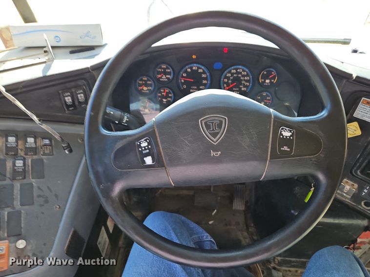 image for item DN7052 2010 IC PB10500  school bus