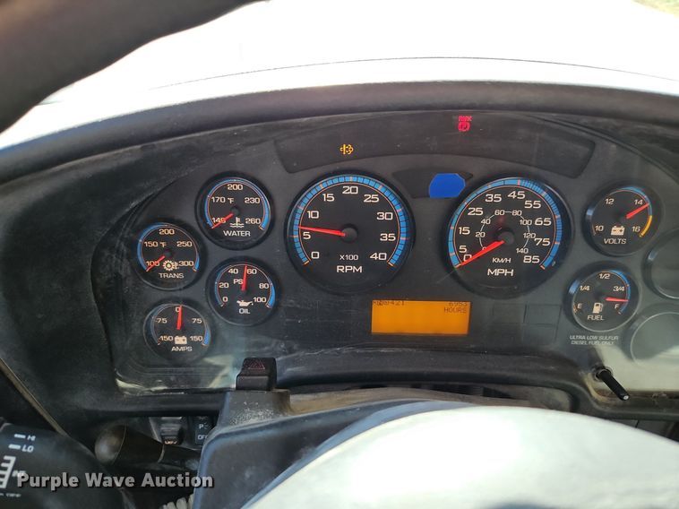 image for item DN7052 2010 IC PB10500  school bus