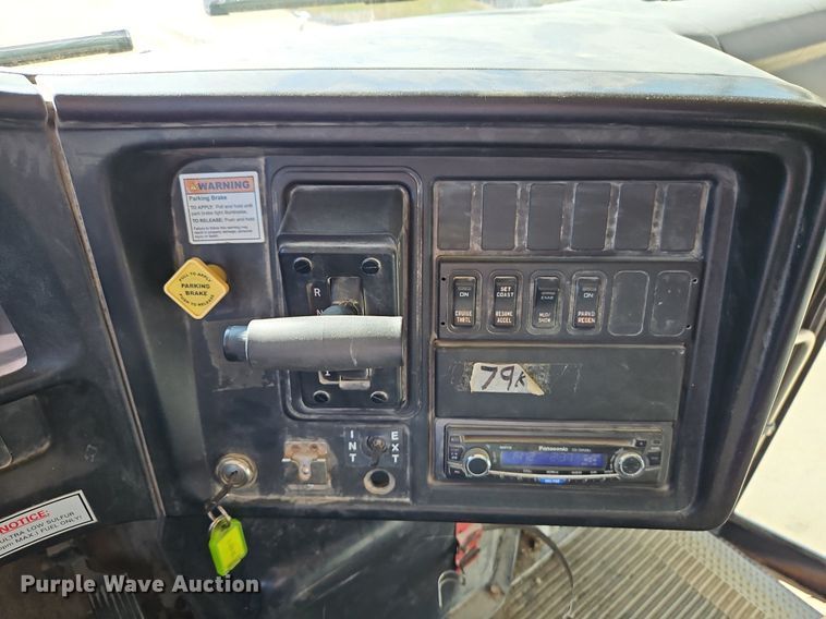 image for item DN7052 2010 IC PB10500  school bus