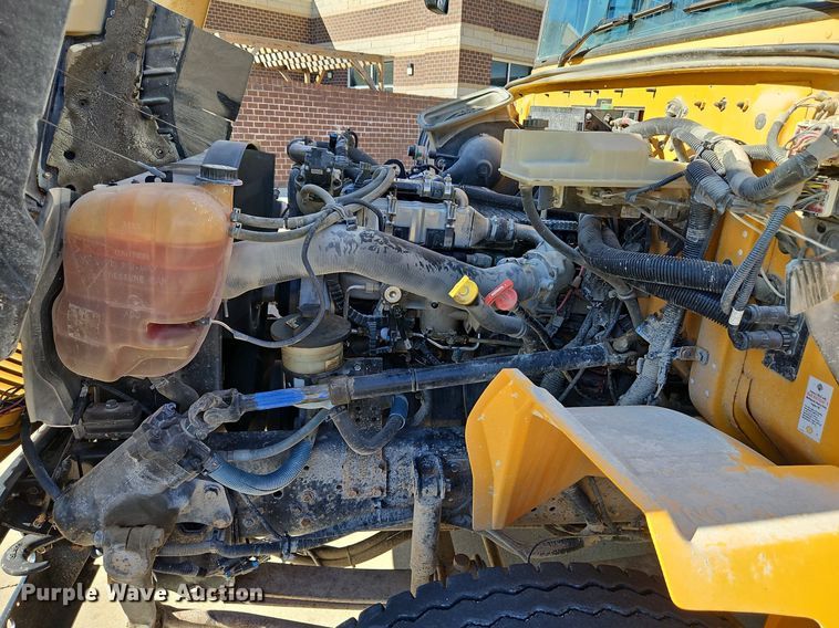 image for item DN7052 2010 IC PB10500  school bus