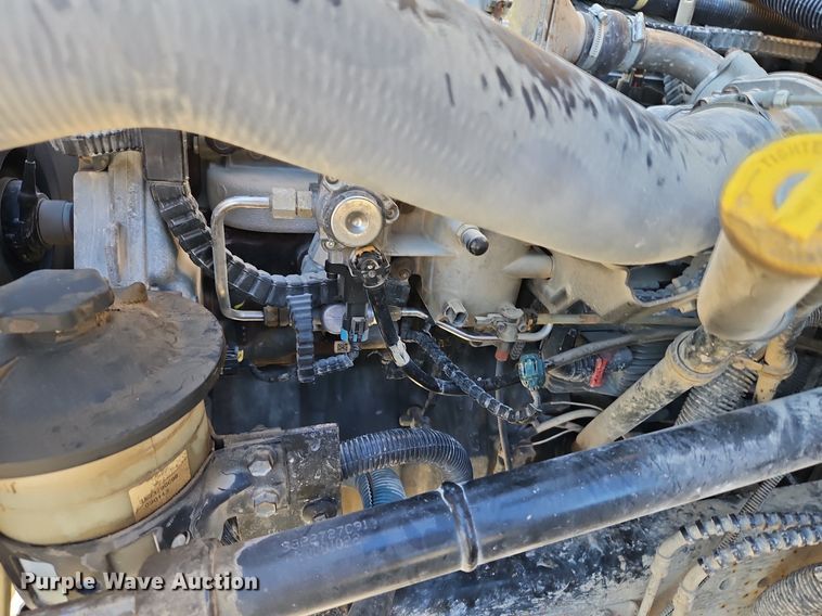 image for item DN7052 2010 IC PB10500  school bus