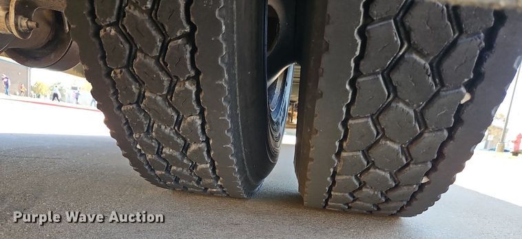 image for item DN7052 2010 IC PB10500  school bus