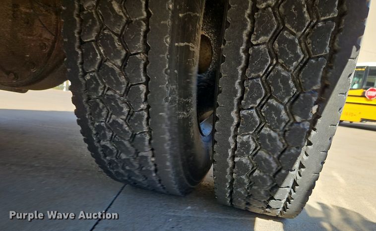 image for item DN7052 2010 IC PB10500  school bus