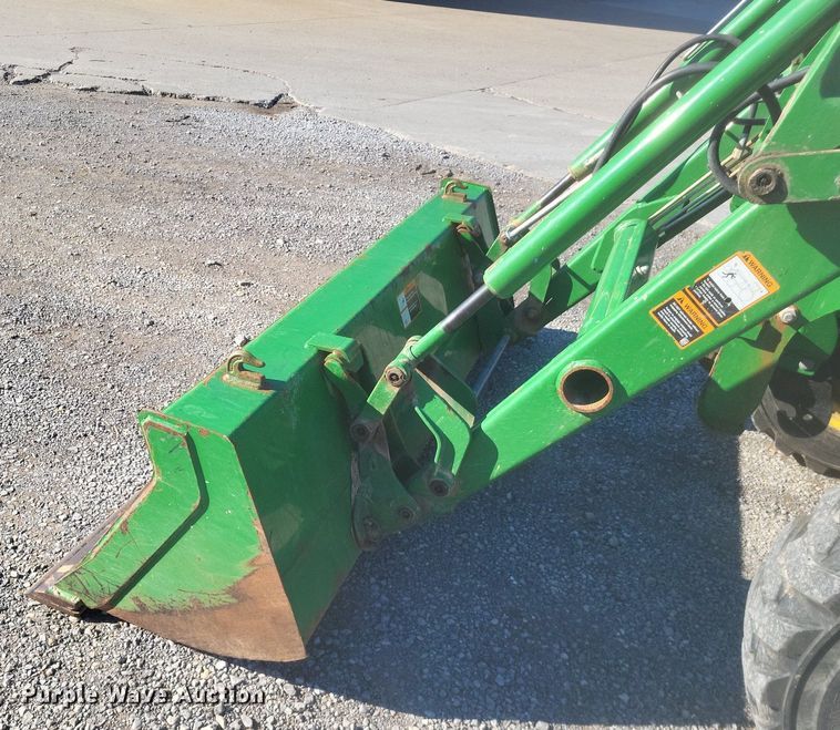 image for item DO4701 2009 John Deere 4320  MFWD tractor