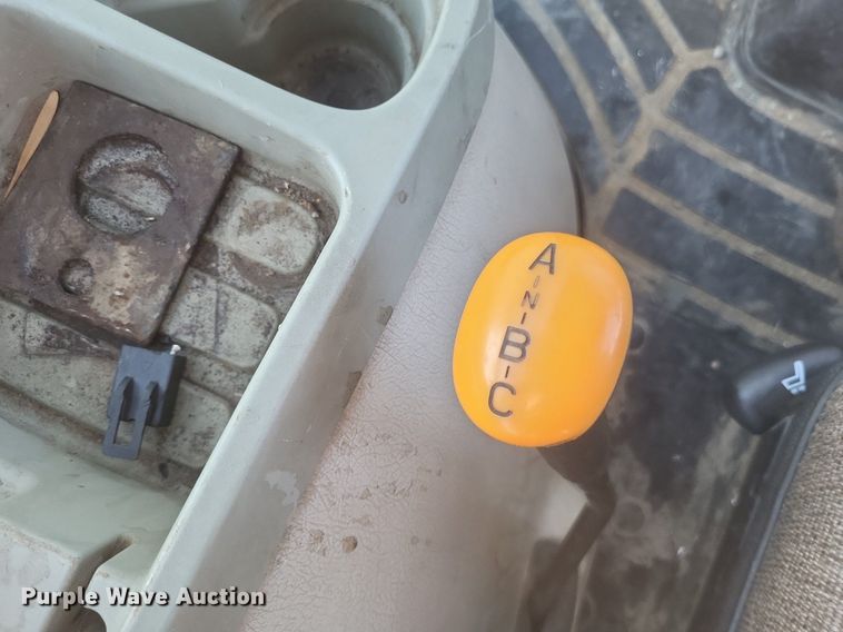 image for item DO4701 2009 John Deere 4320  MFWD tractor