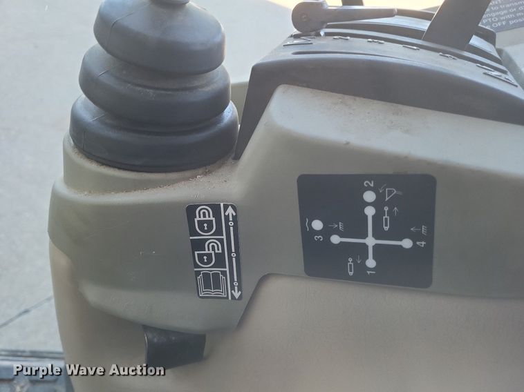 image for item DO4701 2009 John Deere 4320  MFWD tractor