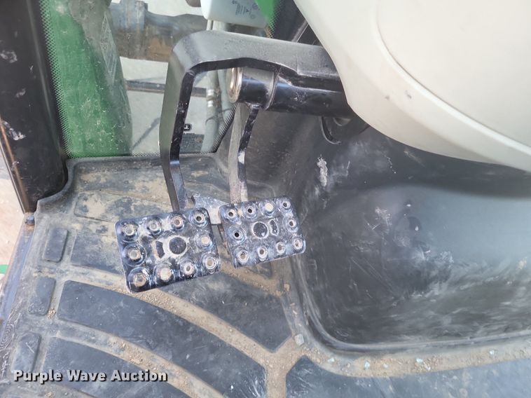 image for item DO4701 2009 John Deere 4320  MFWD tractor