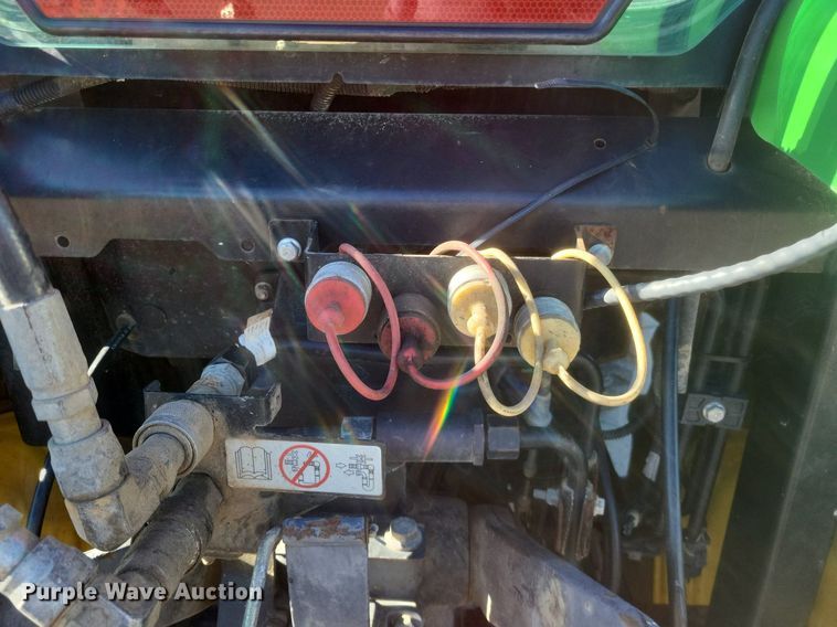 image for item DO4701 2009 John Deere 4320  MFWD tractor