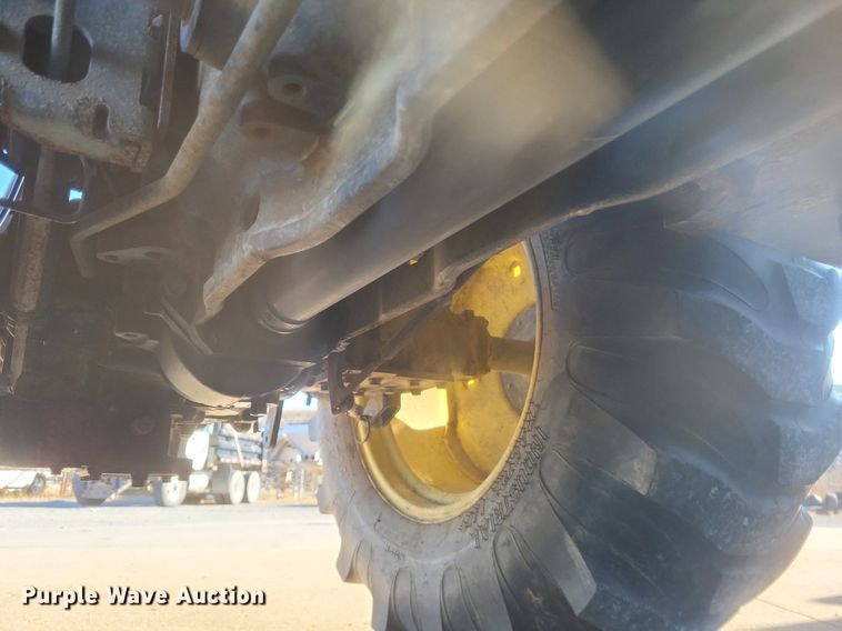 image for item DO4701 2009 John Deere 4320  MFWD tractor