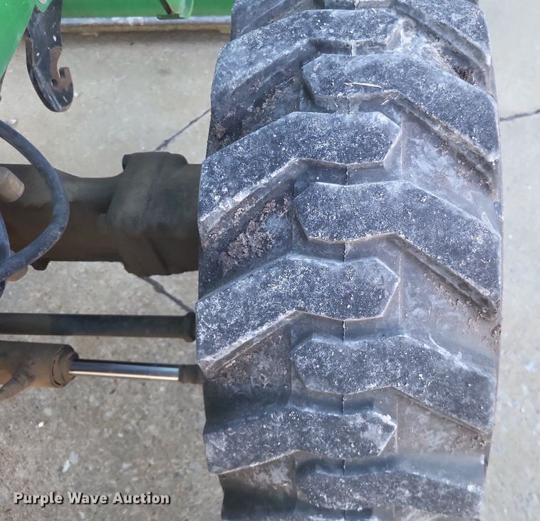 image for item DO4701 2009 John Deere 4320  MFWD tractor