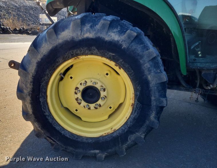 image for item DO4701 2009 John Deere 4320  MFWD tractor