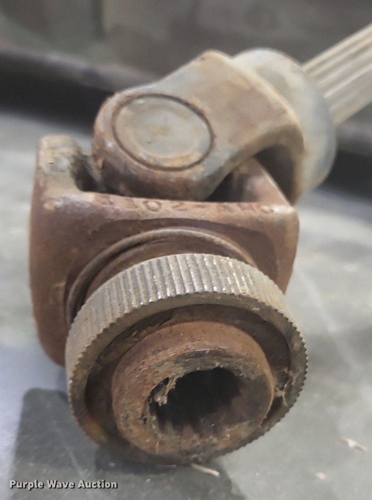 image for item DO4701 2009 John Deere 4320  MFWD tractor