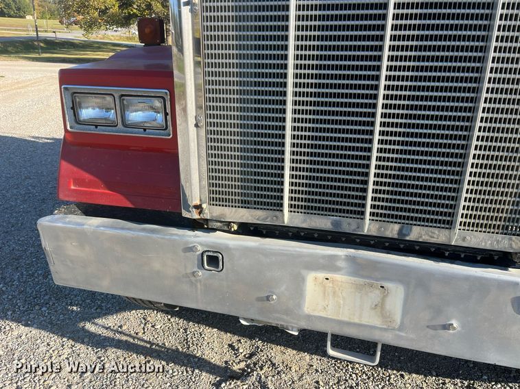 image for item DP2121 1988 Kenworth  semi truck