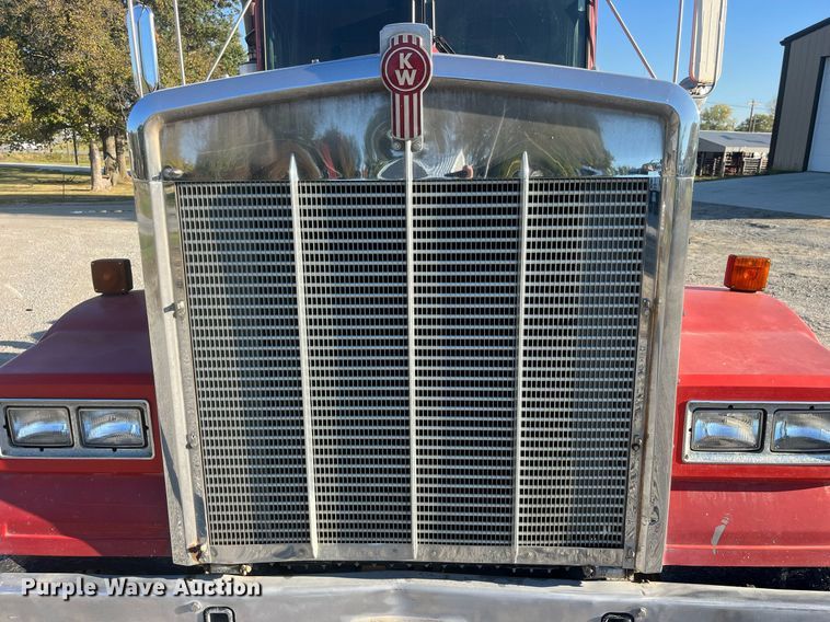 image for item DP2121 1988 Kenworth  semi truck