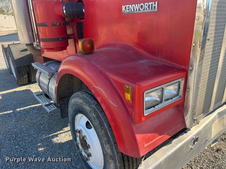 image for item DP2121 1988 Kenworth  semi truck