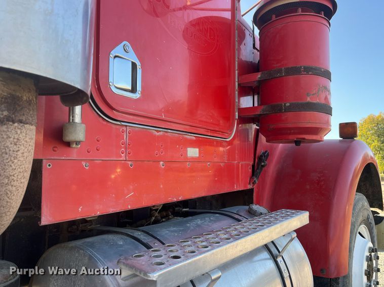 image for item DP2121 1988 Kenworth  semi truck