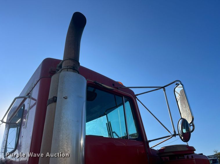 image for item DP2121 1988 Kenworth  semi truck