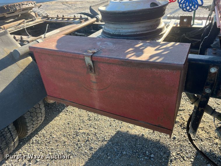 image for item DP2121 1988 Kenworth  semi truck