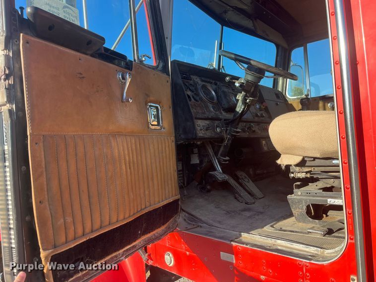 image for item DP2121 1988 Kenworth  semi truck