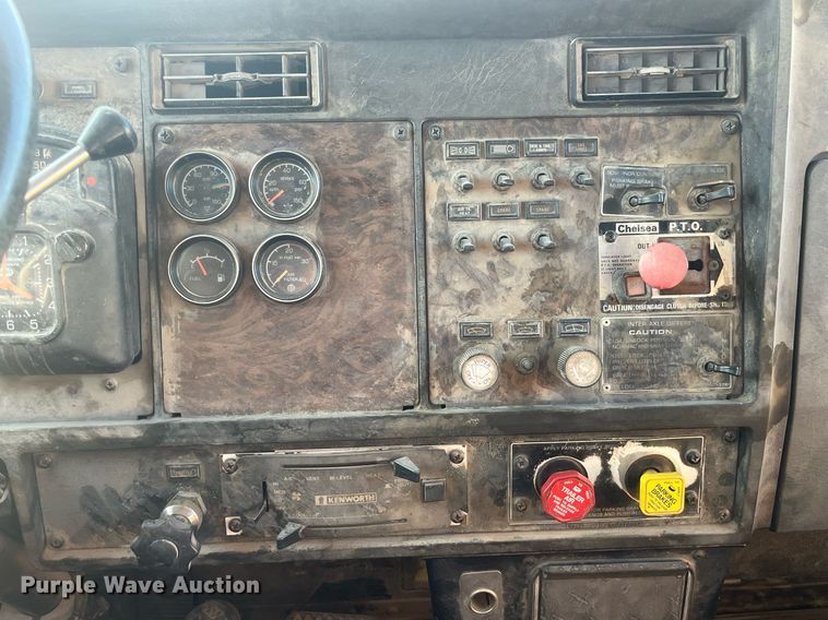 image for item DP2121 1988 Kenworth  semi truck