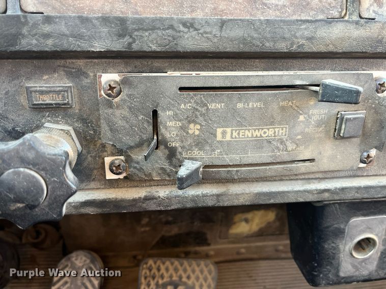 image for item DP2121 1988 Kenworth  semi truck