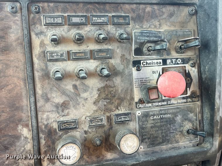 image for item DP2121 1988 Kenworth  semi truck