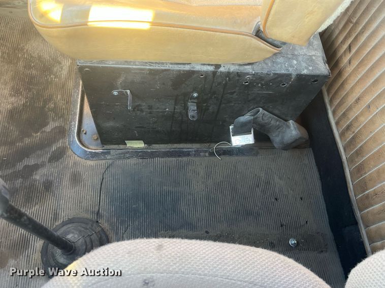 image for item DP2121 1988 Kenworth  semi truck