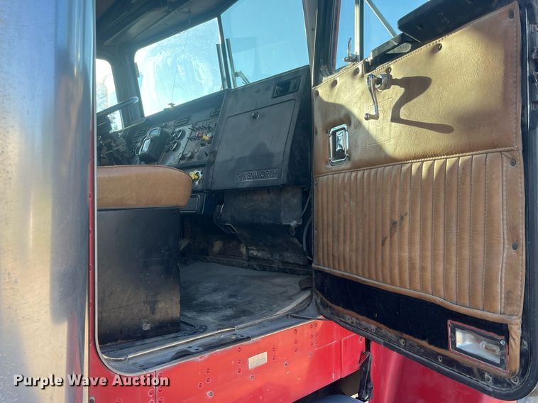 image for item DP2121 1988 Kenworth  semi truck