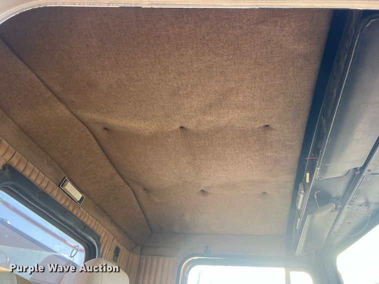 image for item DP2121 1988 Kenworth  semi truck