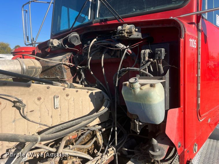 image for item DP2121 1988 Kenworth  semi truck