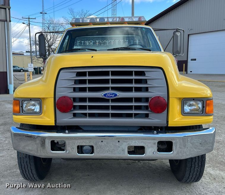 image for item DQ1030 1996 Ford F700  fire truck