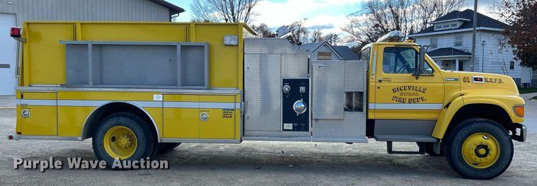 image for item DQ1030 1996 Ford F700  fire truck
