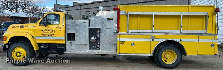 image for item DQ1030 1996 Ford F700  fire truck