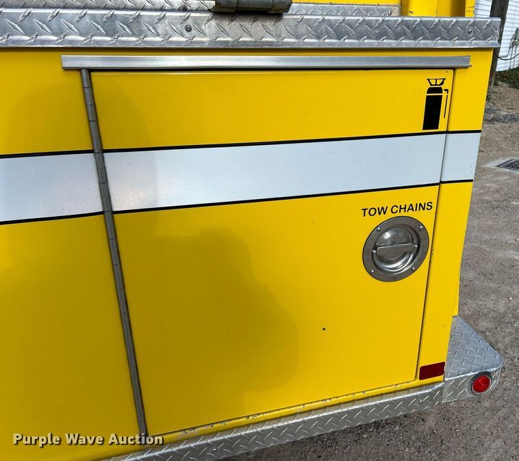 image for item DQ1030 1996 Ford F700  fire truck