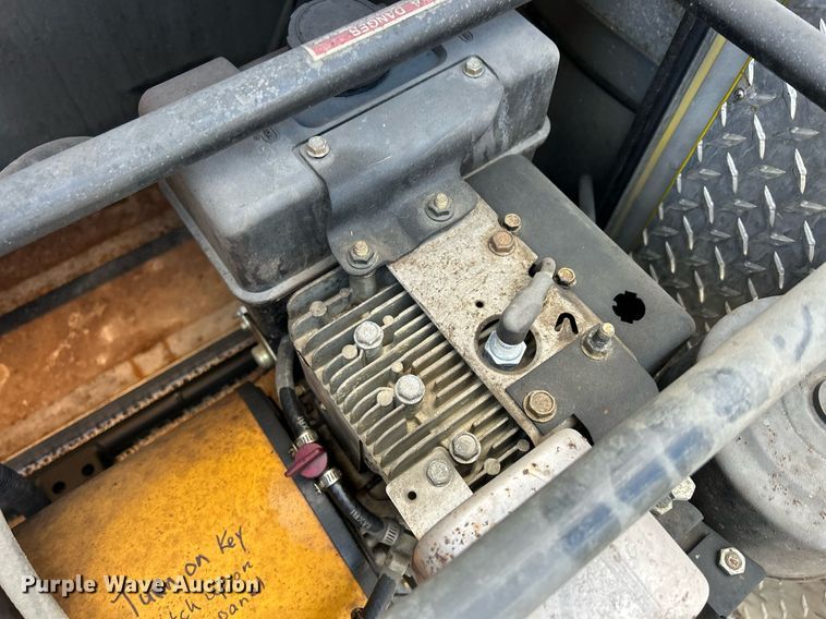 image for item DQ1030 1996 Ford F700  fire truck