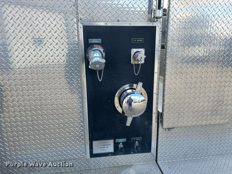 image for item DQ1030 1996 Ford F700  fire truck