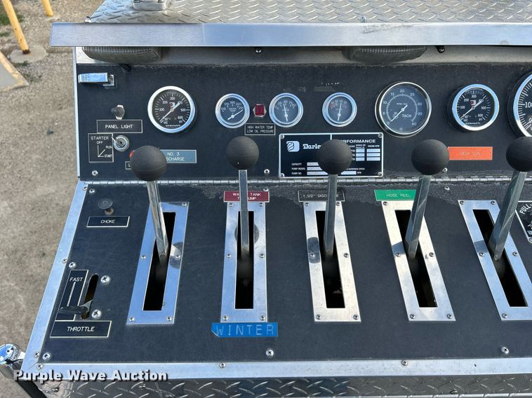 image for item DQ1030 1996 Ford F700  fire truck