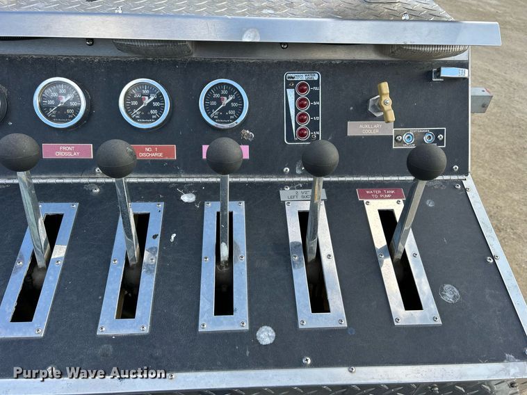 image for item DQ1030 1996 Ford F700  fire truck