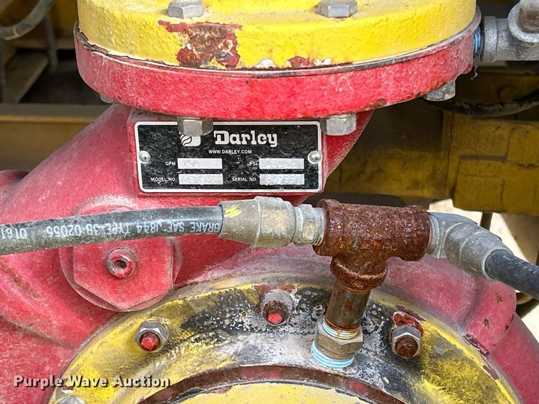 image for item DQ1030 1996 Ford F700  fire truck