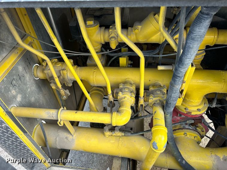 image for item DQ1030 1996 Ford F700  fire truck