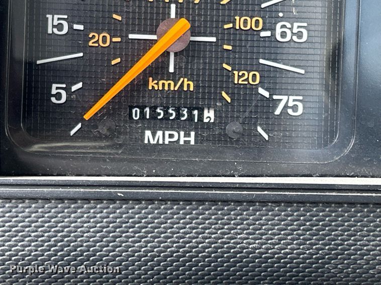 image for item DQ1030 1996 Ford F700  fire truck