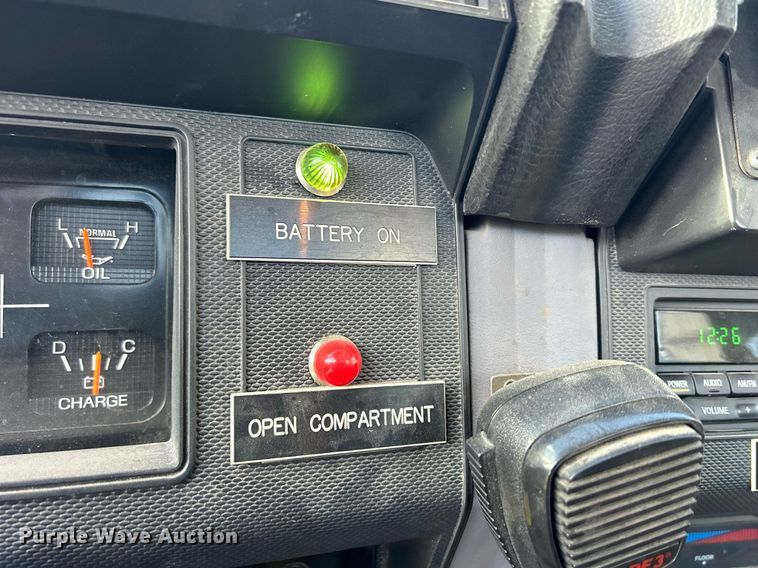 image for item DQ1030 1996 Ford F700  fire truck