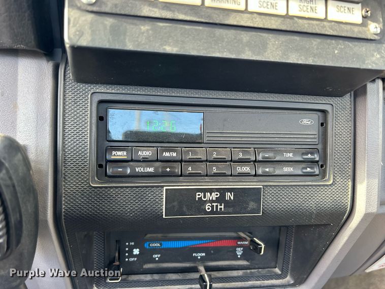 image for item DQ1030 1996 Ford F700  fire truck