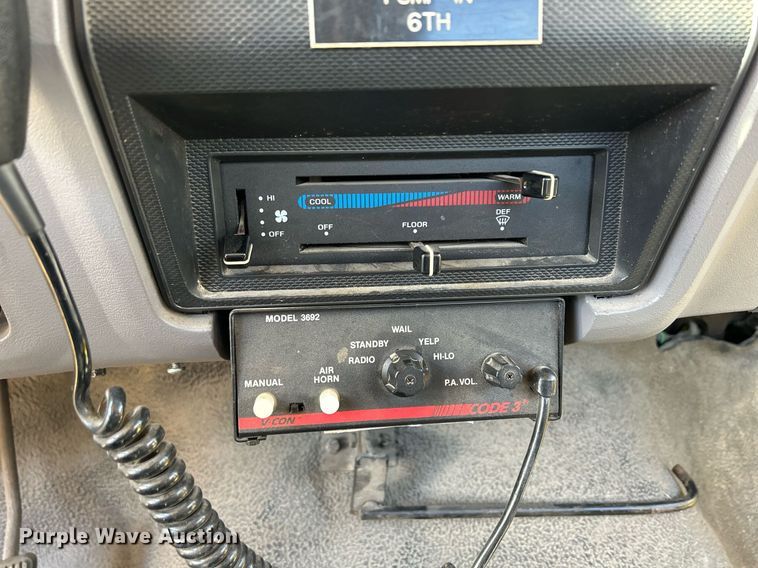 image for item DQ1030 1996 Ford F700  fire truck