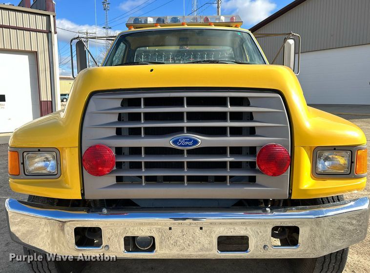 image for item DQ1030 1996 Ford F700  fire truck